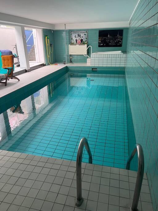 Villa Casa Blanca Mit Privatem Schwimmbad 26 Grad Und Sauna Duisburg Exterior foto